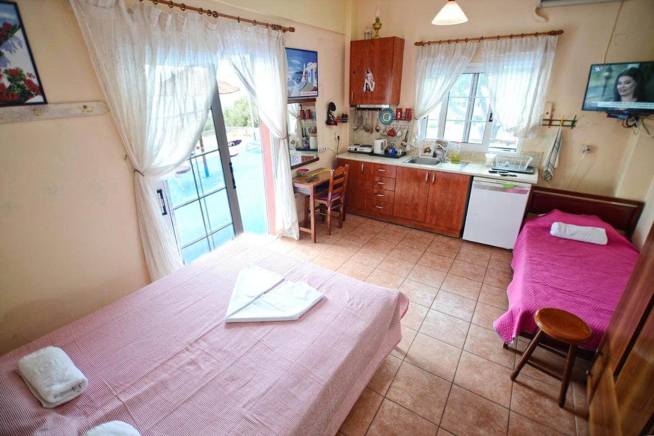 Ikaria Studios Manganítis 外观 照片