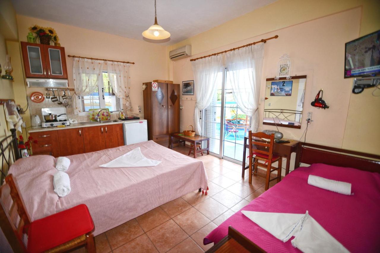 Ikaria Studios Manganítis 外观 照片